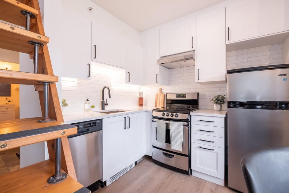 dishwasher, pet friendly, stove, kitchen
