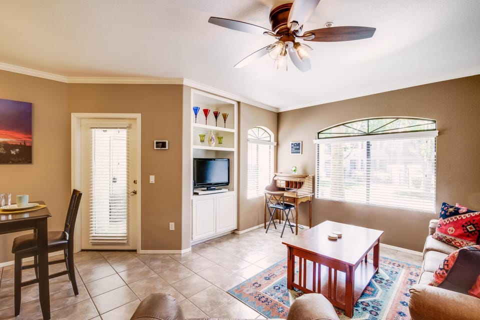 Elite Golf Hub in Scottsdale: Resort Perks & Patio House in Scottsdale
