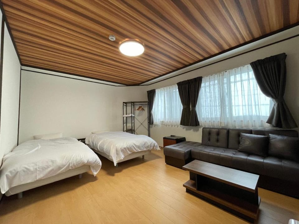 Japow House 2 on Main Street Bed and Breakfast in Nagano Prefecture