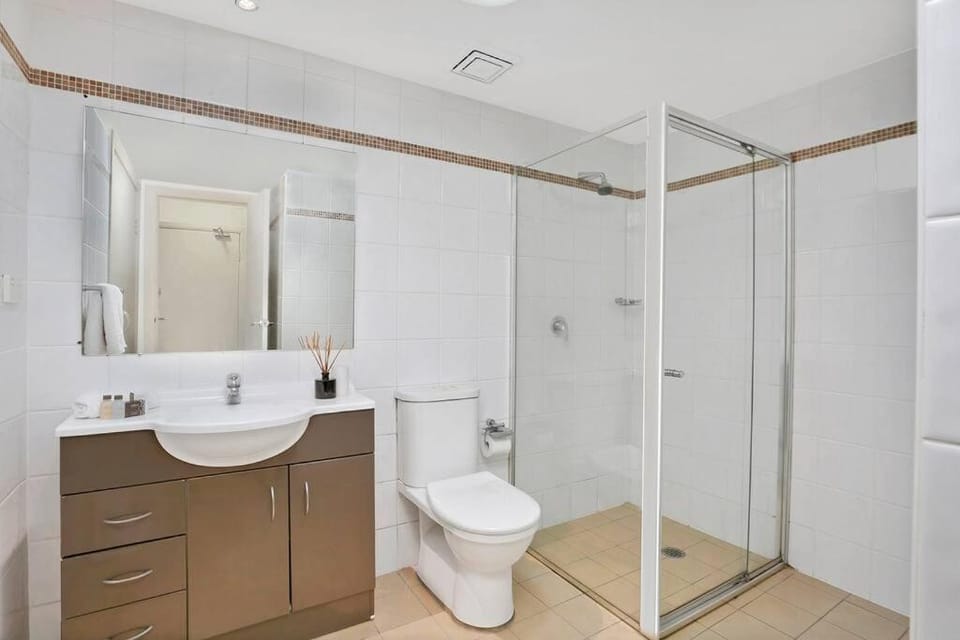 BAR09- 1 bedroom unit In Heart of Cremorne Apartment in Sydney