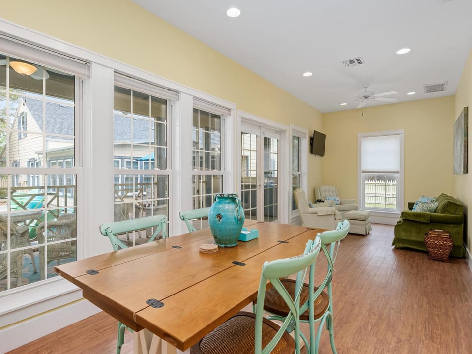 Living room, Seating area, Dining area, furniture
