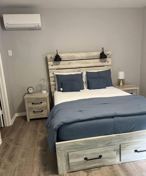 Sleek 1 Bedroom Apartment Plus Balcony 30 Mins to NYC Apartment in New Rochelle