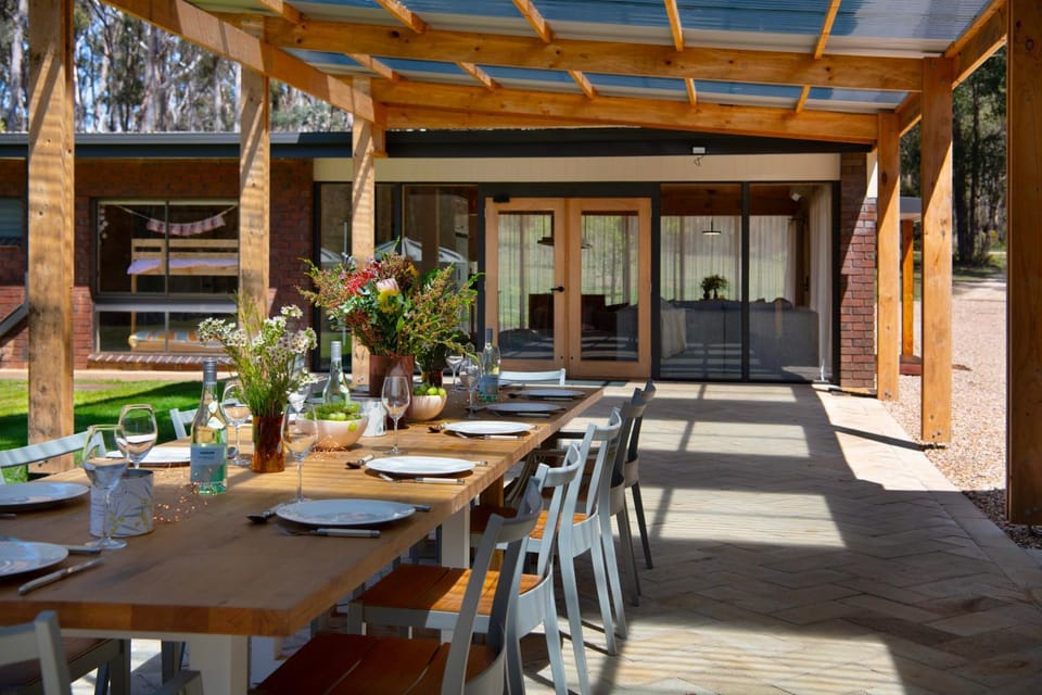 Seating area, Dining area