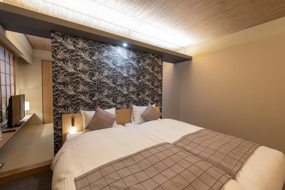 Bed, TV and multimedia, Photo of the whole room, Bedroom, hair dresser