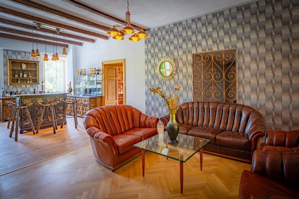 Communal lounge/ TV room, Lounge or bar