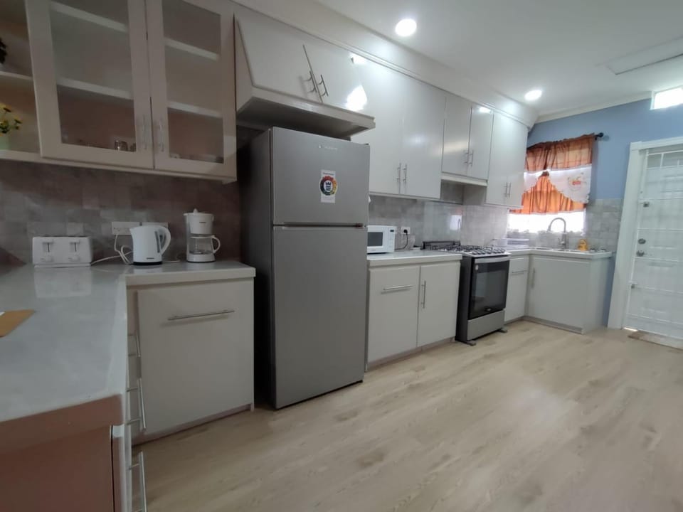 Kitchen or kitchenette, kitchen, kitchen