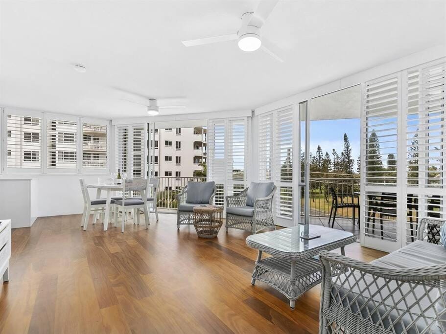 Kawana Beachside Getaway 1 Bedroom Apartment Apartment in Sunshine Coast