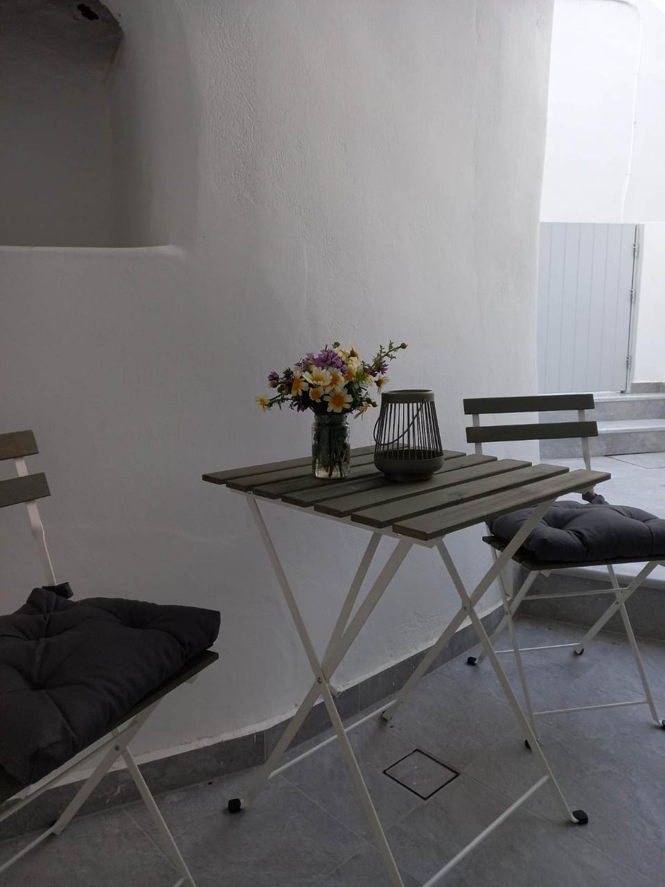 Cueva House Apartment in Mesaria