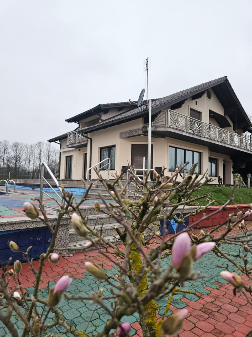 Property building, Swimming pool, Breakfast