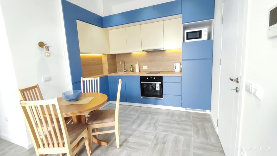 Kitchen or kitchenette, Dining area, minibar, pet friendly