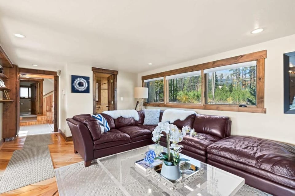 3 BDR Retreat with Stunning Mountain and Forest Views House in Breckenridge