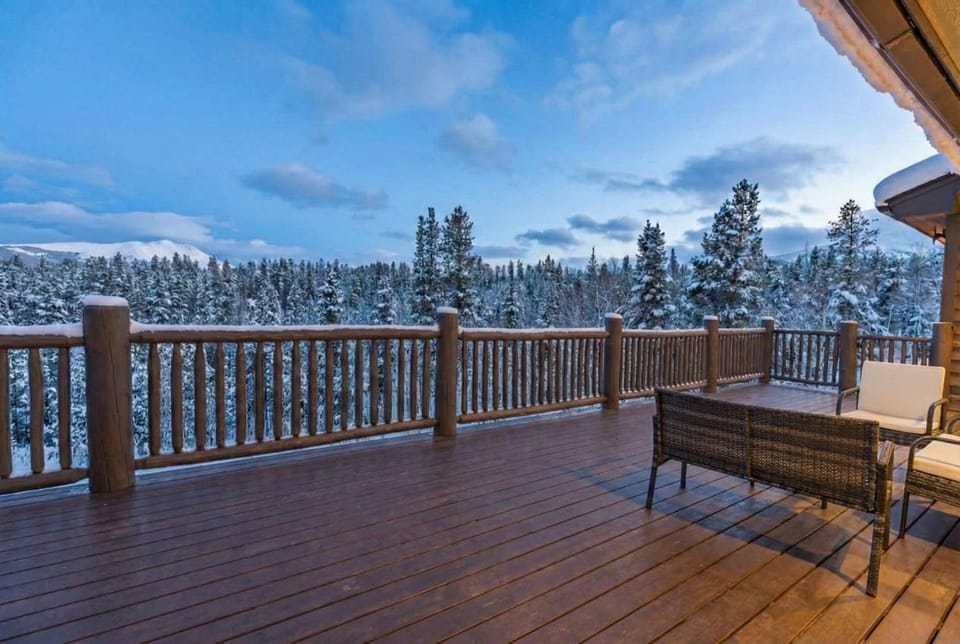 3 BDR Retreat with Stunning Mountain and Forest Views House in Breckenridge