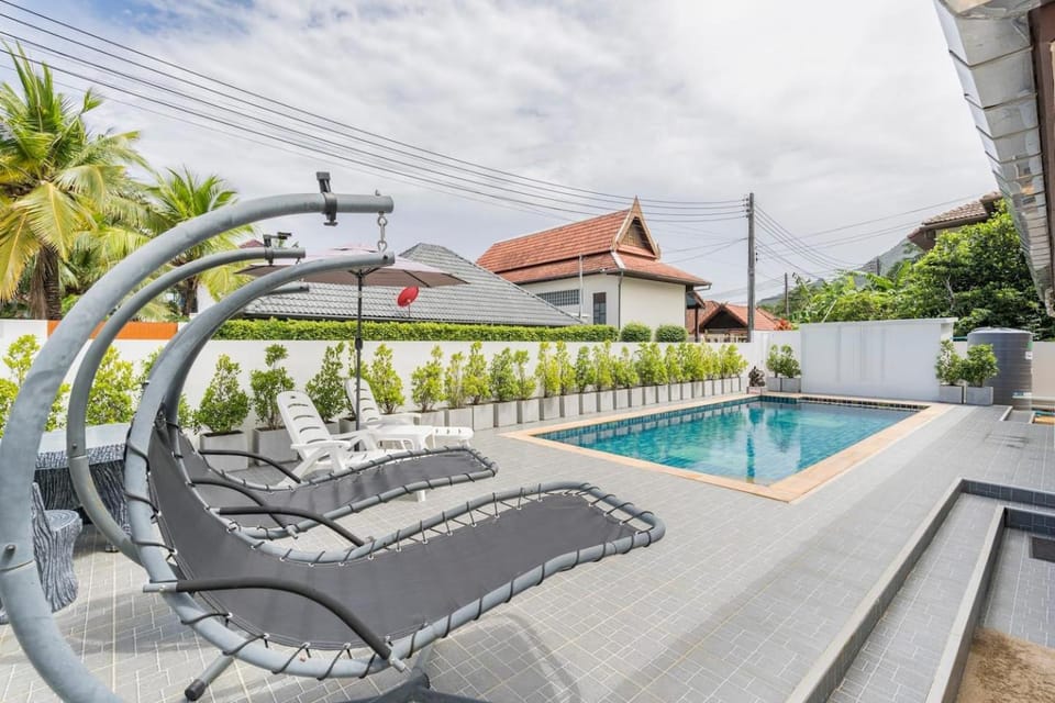 Pool view, Swimming pool, sunbed