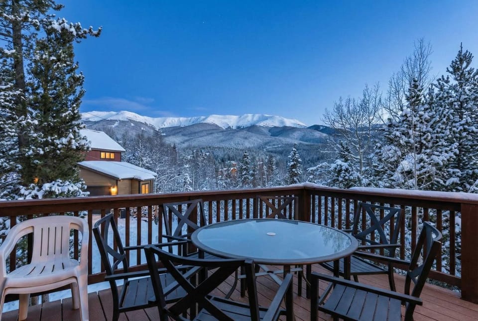 Peak 7 Mountain Lodge - Hot Tub & Expansive Views House in Breckenridge