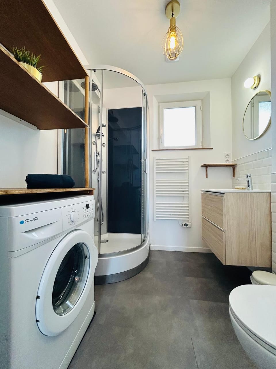 Bathroom, washing machine