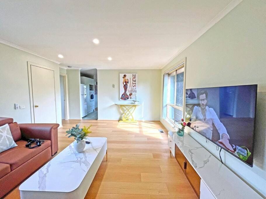 TV and multimedia, Living room, Seating area