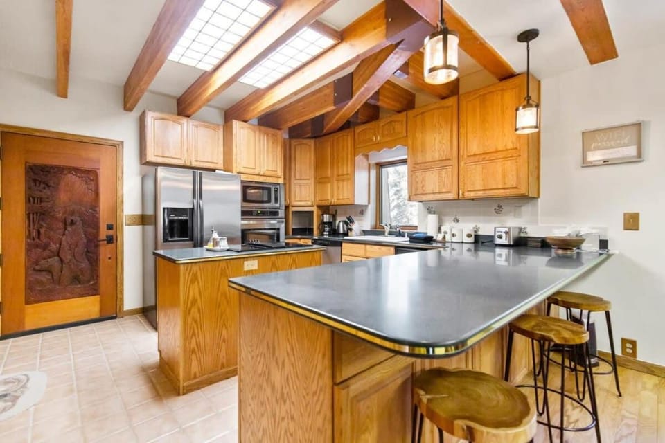 Charming 2BR Mountain Getaway Near Hiking Trails House in Summit County