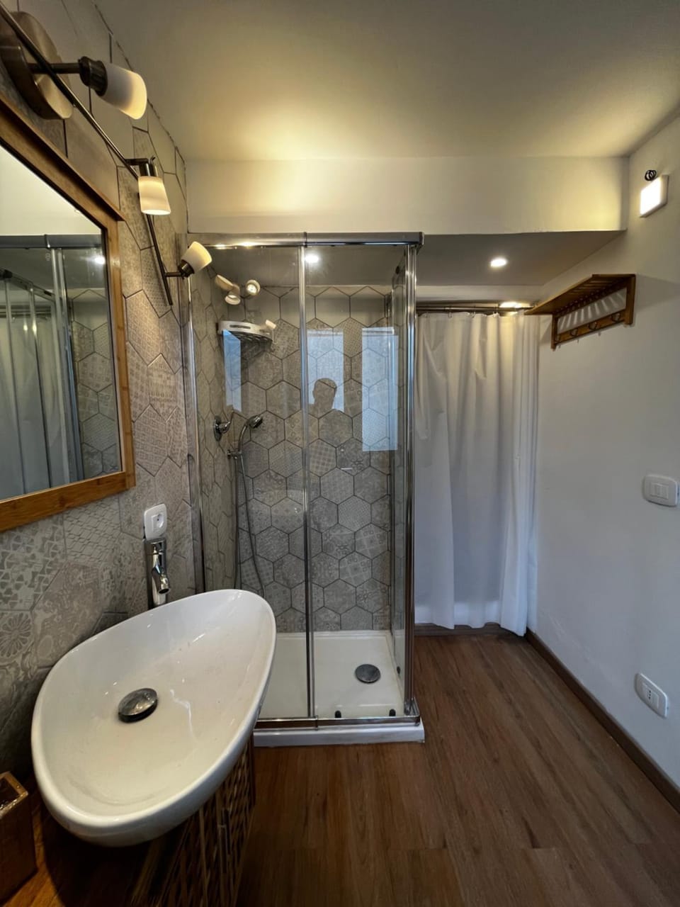 Shower, Bathroom, towels