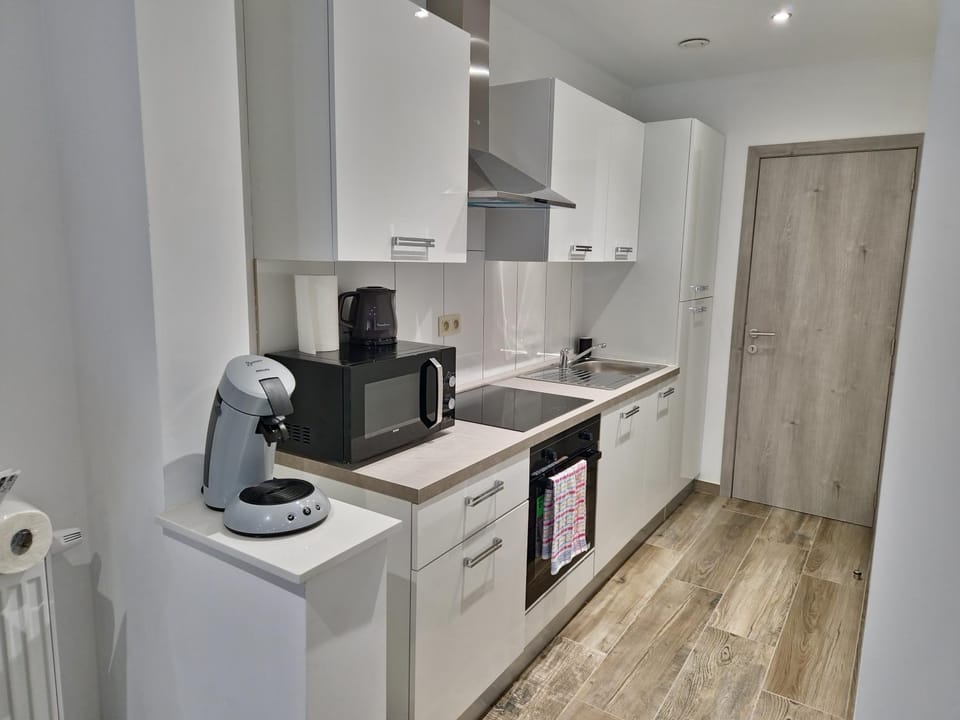 dishwasher, stove, toaster