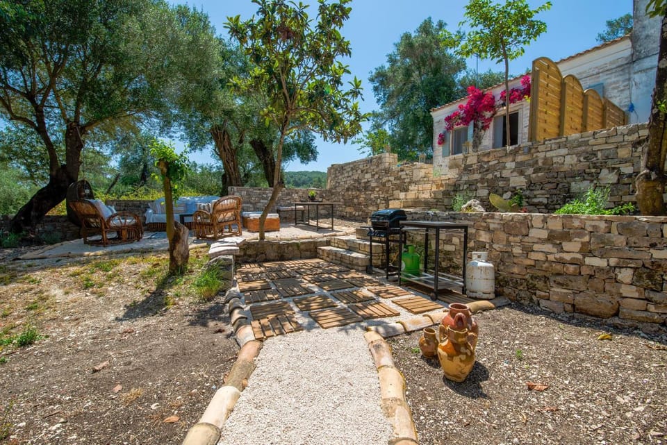 Malethonas Cottage by All About Paxos Apartment in Peloponnese, Western Greece and the Ionian