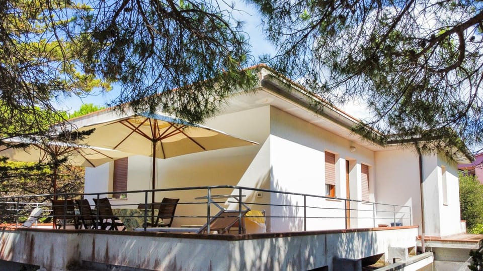 Property building, Balcony/Terrace, Balcony/Terrace