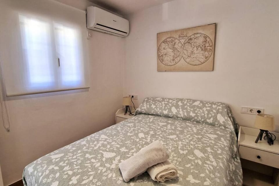 Moderno apartamento Sevilla zona Nervión. WiFi/AC Apartment in Seville
