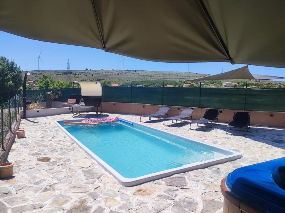 Holiday House Mablo with pool & jacuzzi House in Šibenik-Knin County, Croatia