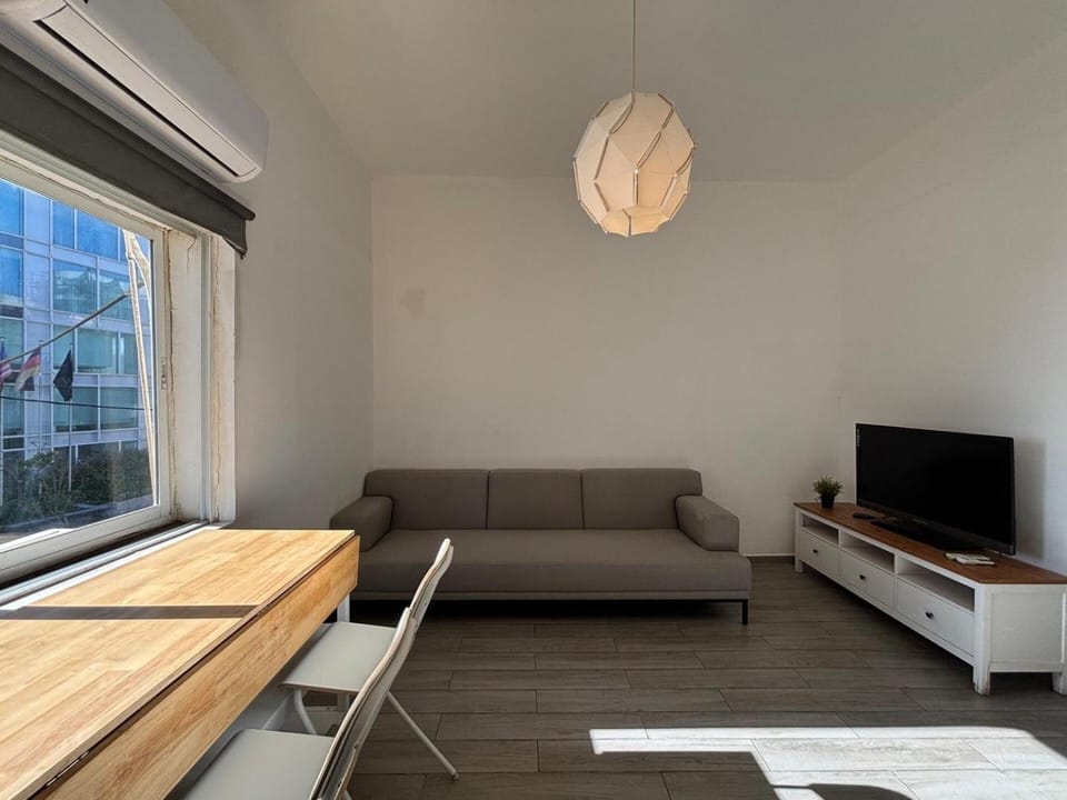 HaYarkon Seaside - 3 Bedroom By Vacay Apartment in Tel Aviv-Yafo