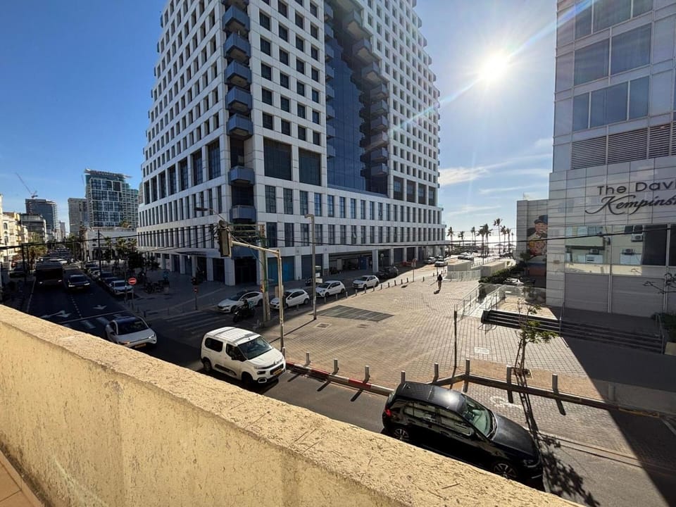 HaYarkon Seaside - 3 Bedroom By Vacay Apartment in Tel Aviv-Yafo