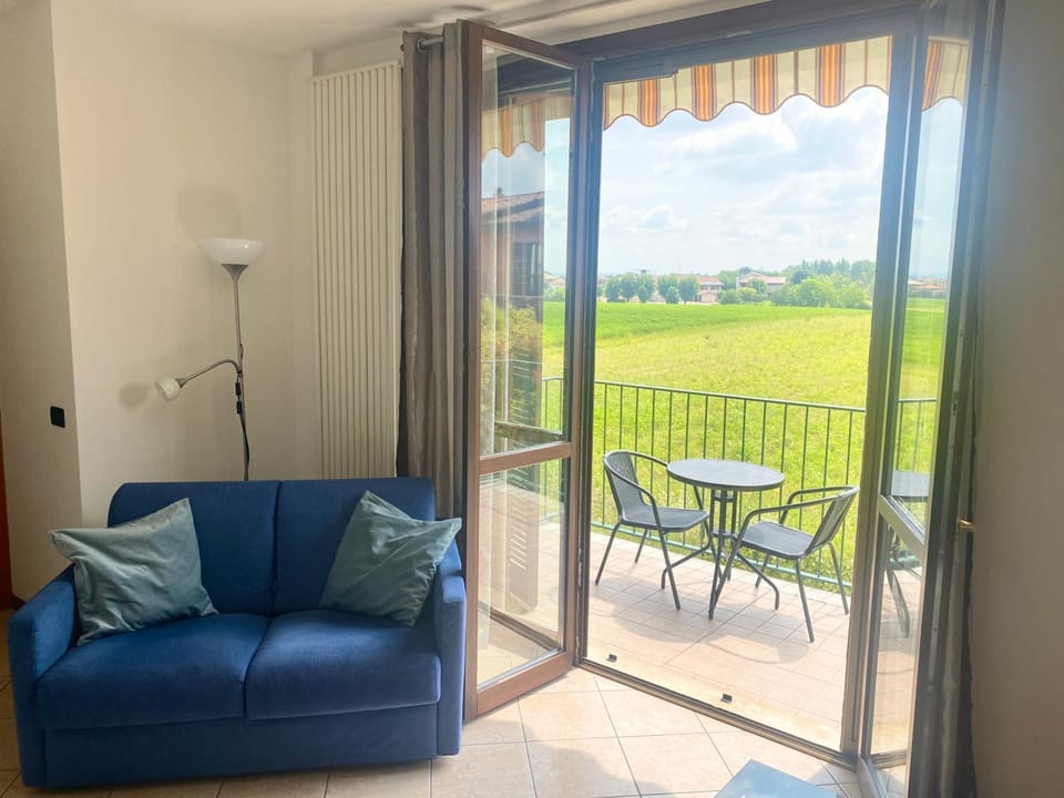 View (from property/room), Balcony/Terrace, Living room, Seating area