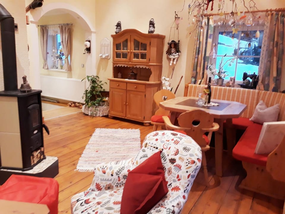 Living room, Photo of the whole room, Seating area