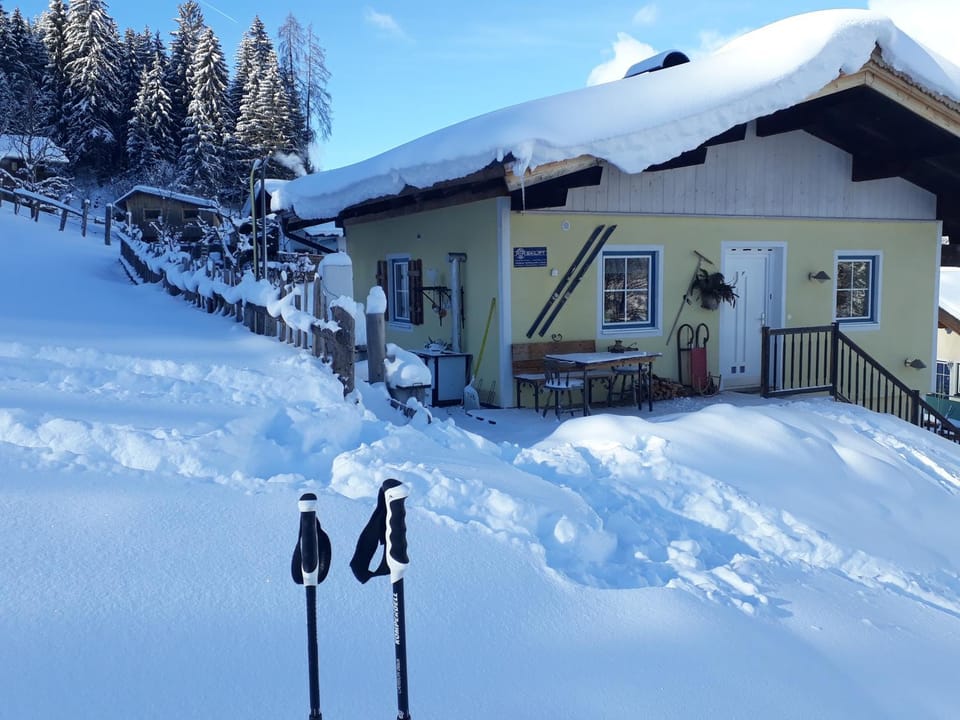 Property building, Day, Winter, Skiing, Skiing, Balcony/Terrace, On site
