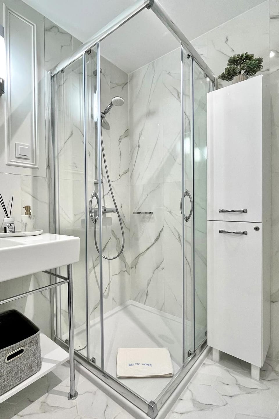Shower, Bathroom