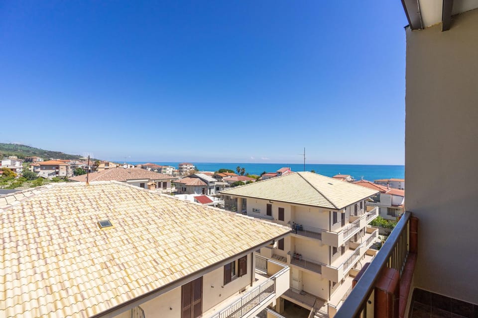 View (from property/room), Balcony/Terrace, Balcony/Terrace, Landmark view, Sea view, Sea view, Quiet street view