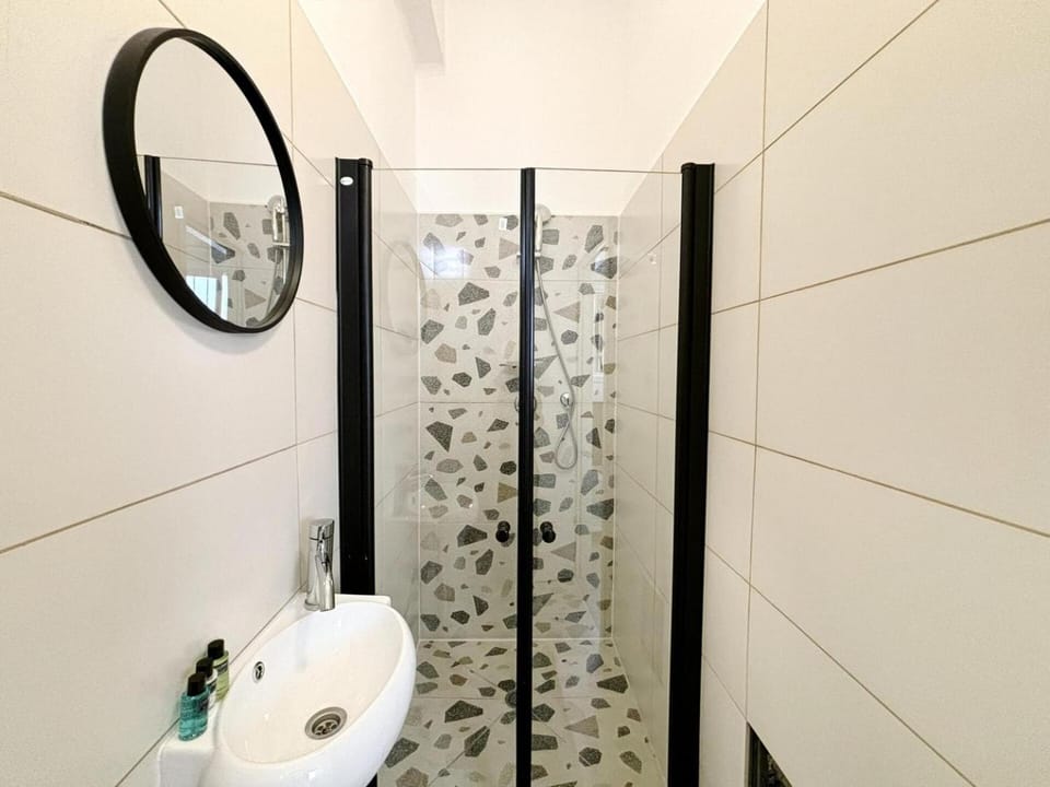 HaYarkon Seaside - Studio By Vacay Apartment in Tel Aviv-Yafo