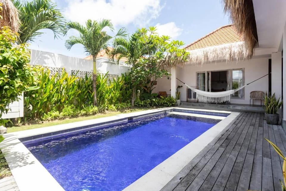 Property building, Patio, Day, Garden, Garden view, Pool view, Swimming pool, Swimming pool