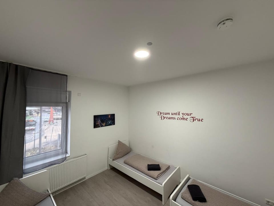 estrella24 LIVING ROOMS Tokio Apartment in Herne