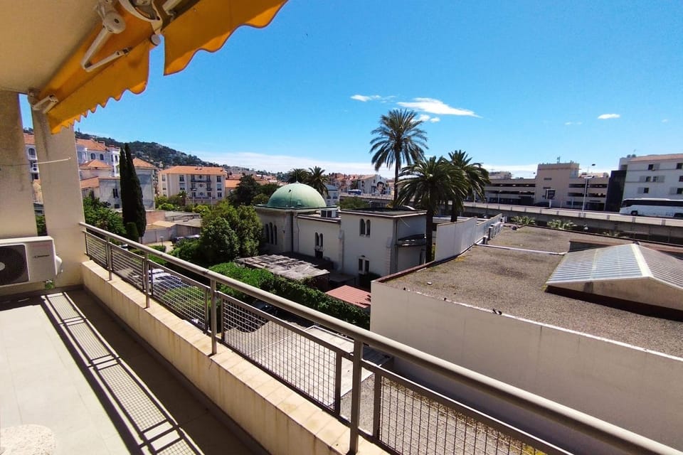 Balcony/Terrace, City view
