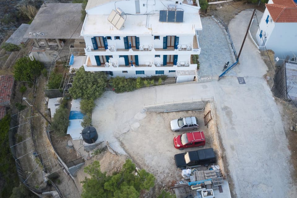 ARMENA INN Hotel in Icaria