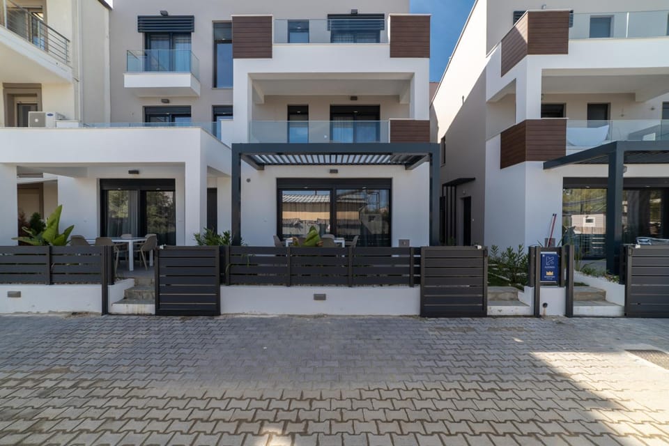 Property building, Facade/entrance