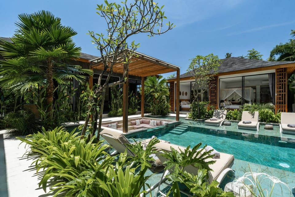 Pool view, Swimming pool, sunbed