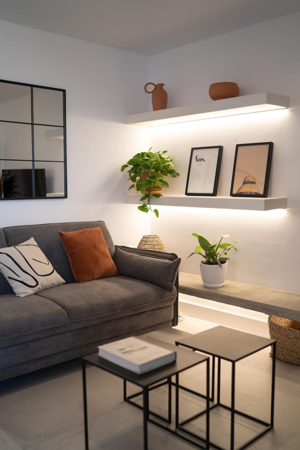 Communal lounge/ TV room