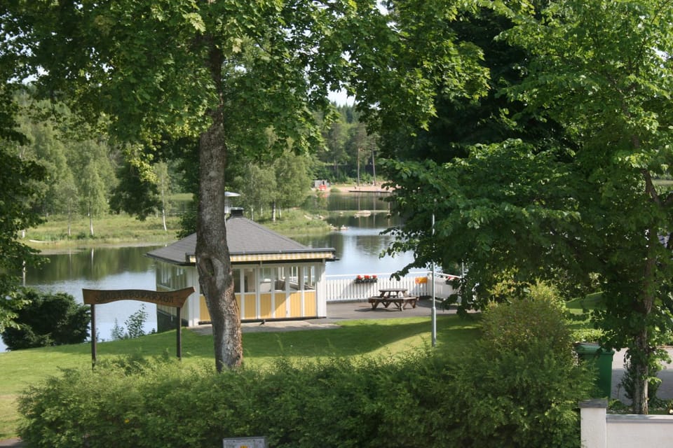 Off site, Area and facilities