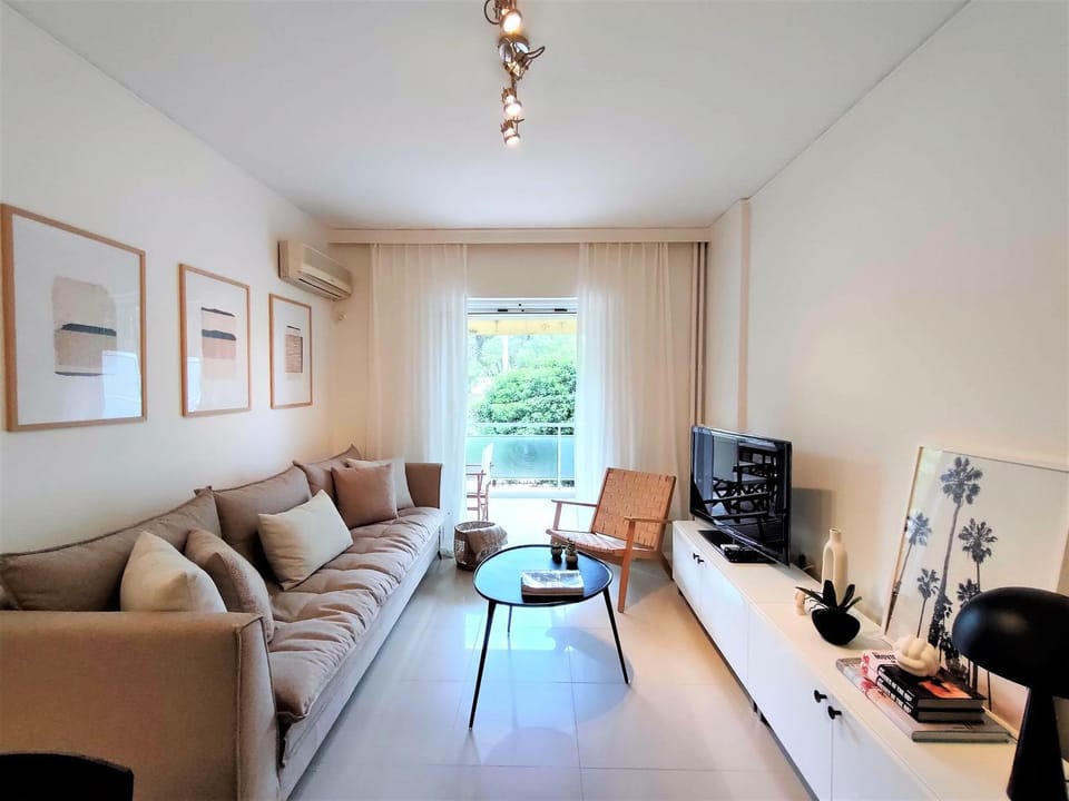 Vouliagmeni Iasonos Residence Central Stylish Flat Apartment in Vouliagmeni