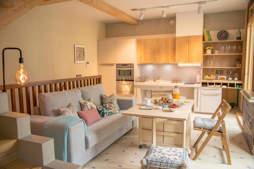 Kitchen or kitchenette, Living room