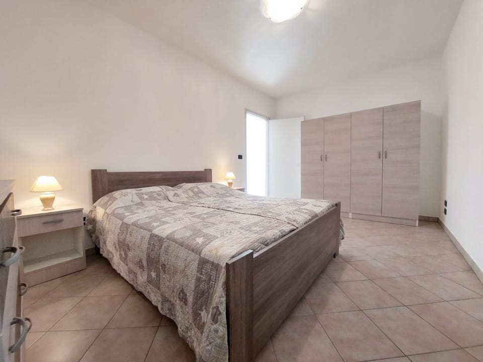 Bedroom, wardrobe