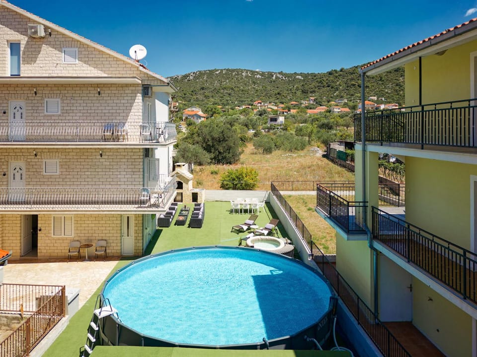 Property building, Swimming pool