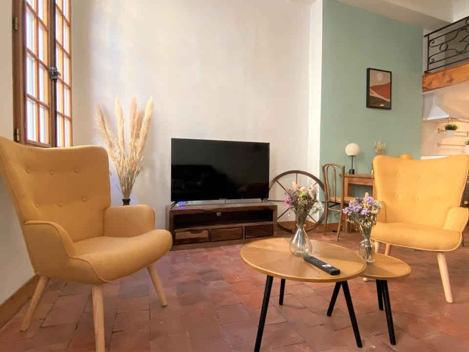 Communal lounge/ TV room, TV and multimedia, Living room, Seating area