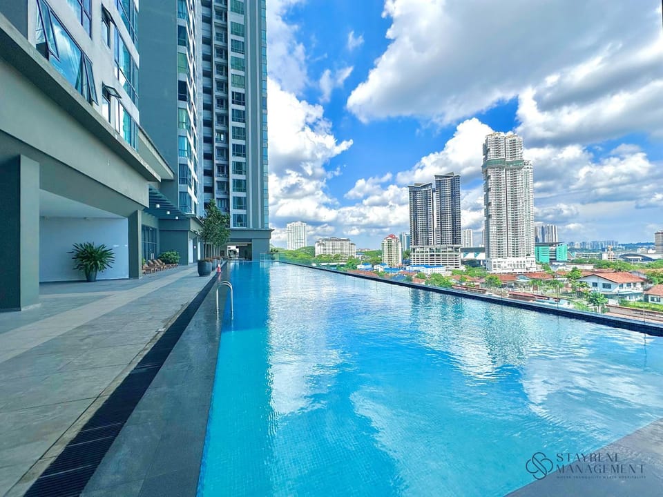 City view, Pool view, Swimming pool