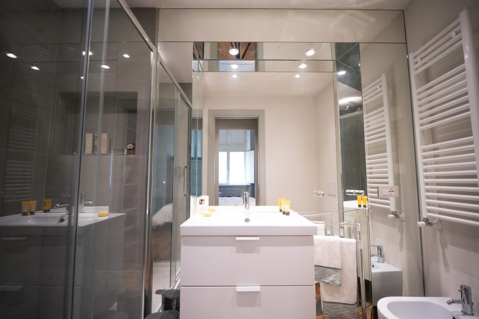 Shower, Bathroom, towels